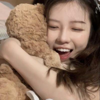 这名男子，捡到了人鱼。